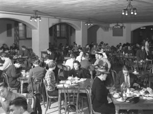 Students in the original cafeteria of the PMU. 