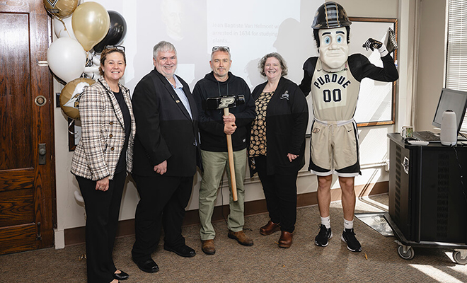 Steve Hallett after winning a 2025 Charles B. Murphy Award.
