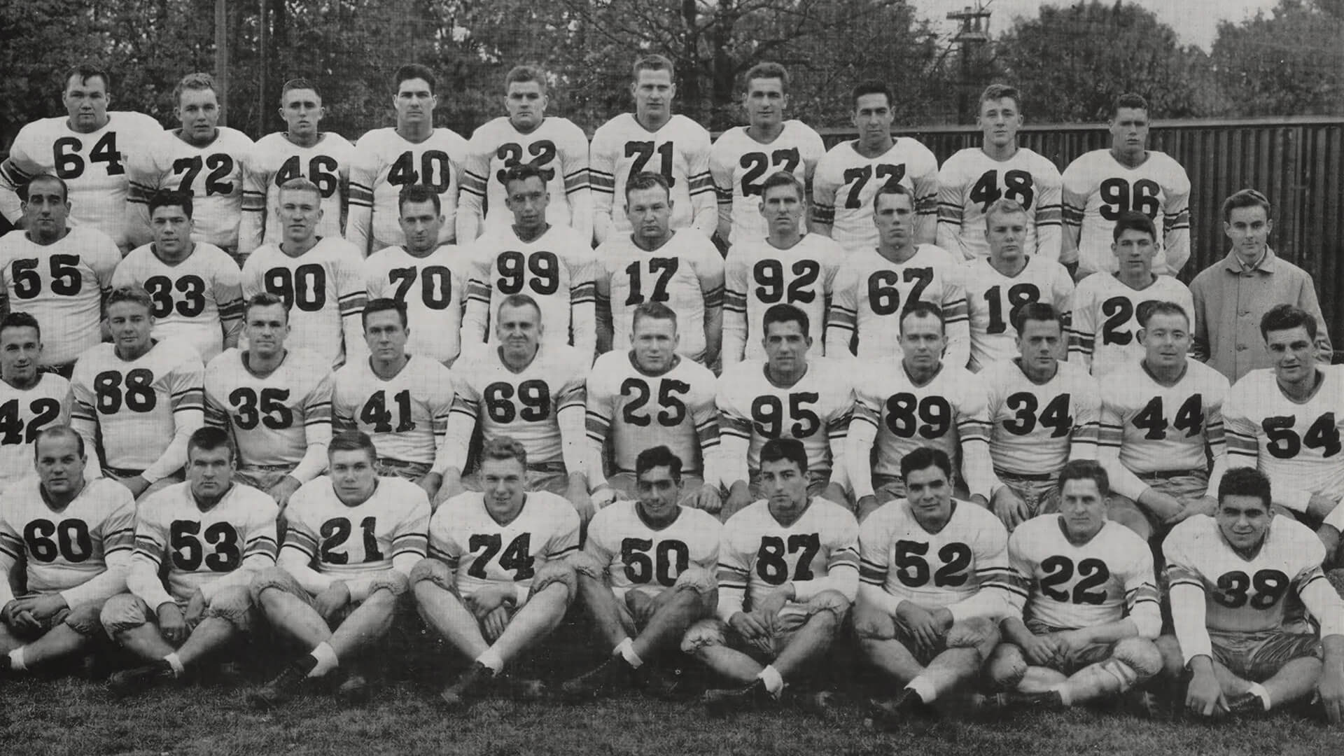 A team photo of the 1943 Purdue football team.